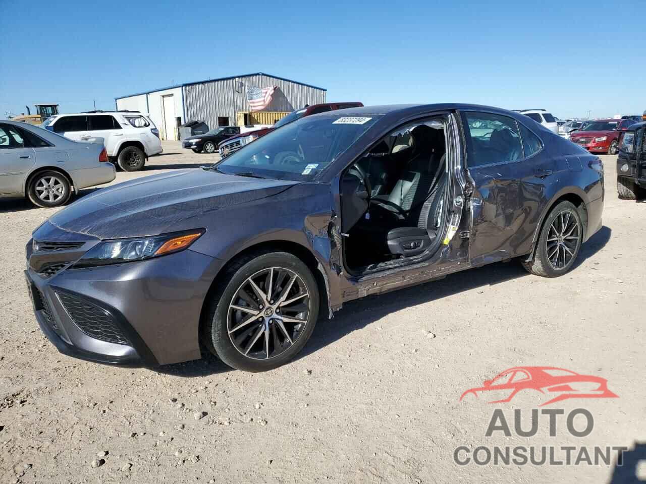 TOYOTA CAMRY 2022 - 4T1T11AK8NU618663