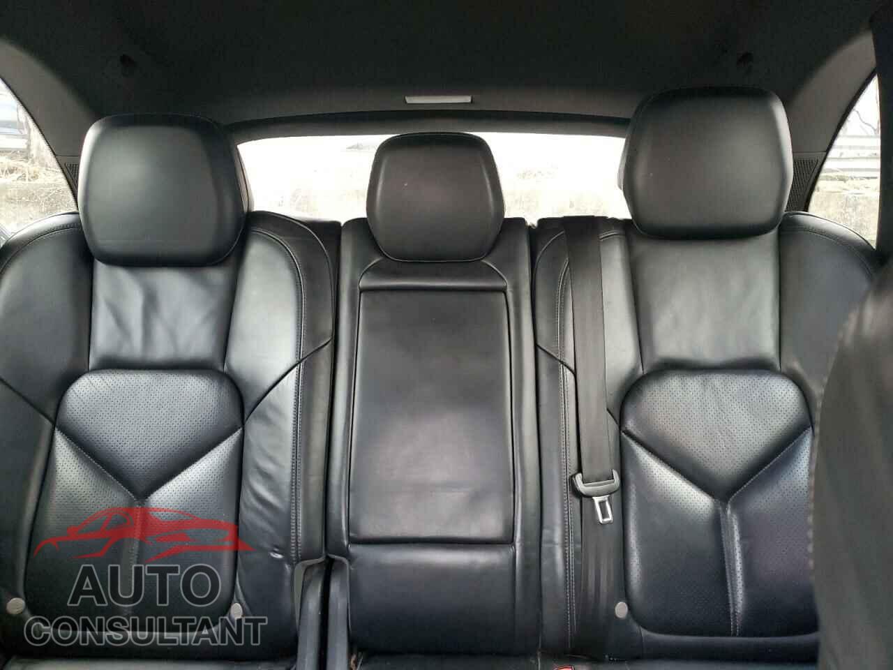 PORSCHE CAYENNE 2013 - WP1AA2A27DLA01159