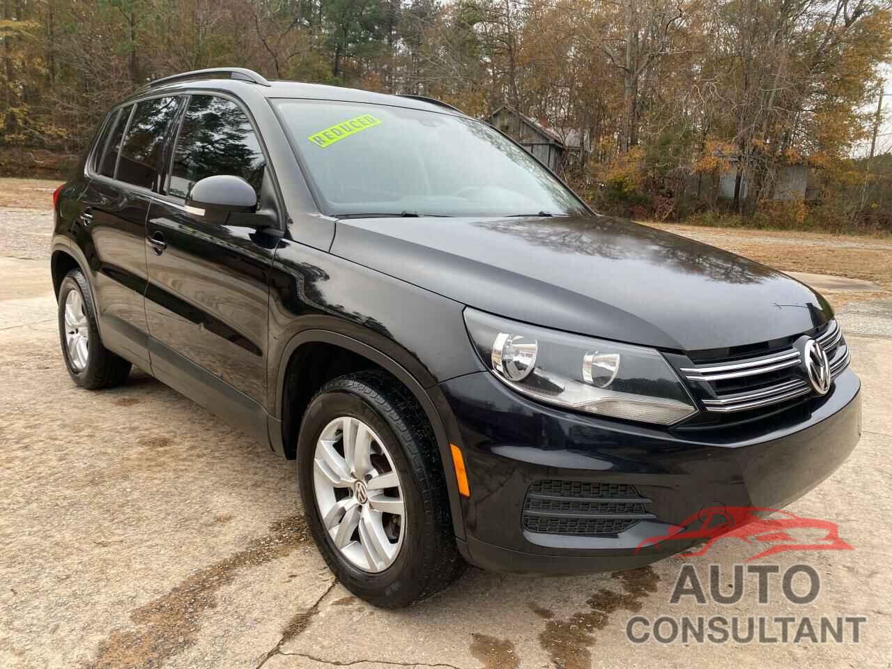 VOLKSWAGEN TIGUAN 2017 - WVGAV7AX6HK019951