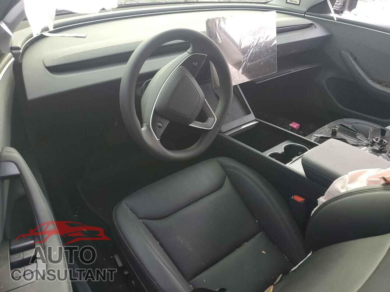 TESLA MODEL 3 2025 - 5YJ3E1EA0SF902075