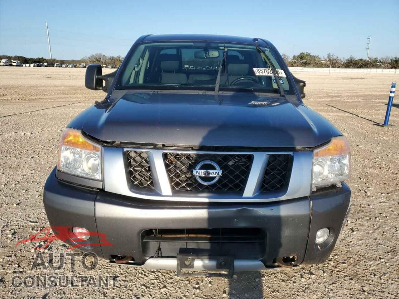 NISSAN TITAN 2013 - 1N6AA0EC3DN314882