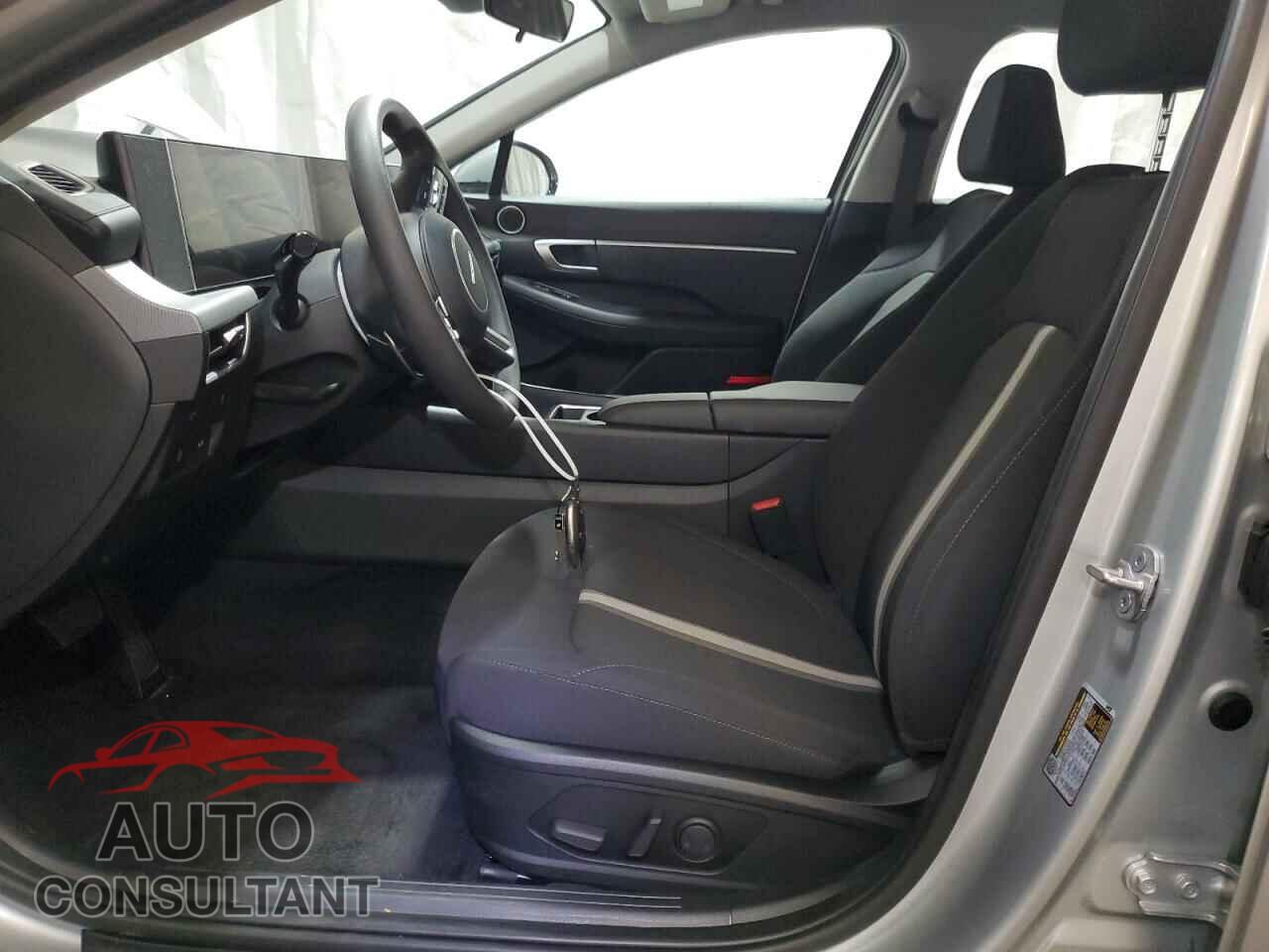 HYUNDAI SONATA 2025 - KMHL64JA8SA498564