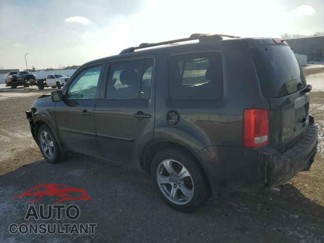 HONDA PILOT 2015 - 5FNYF4H61FB068156