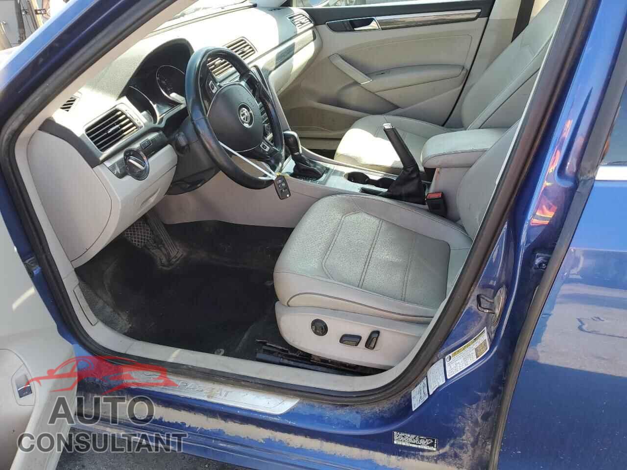 VOLKSWAGEN PASSAT 2017 - 1VWGT7A38HC029812