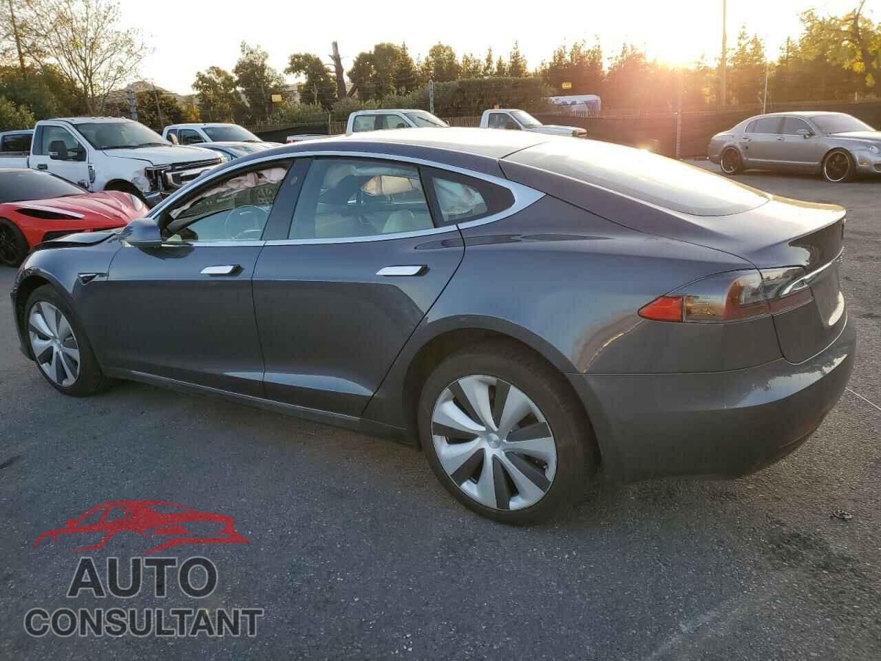 TESLA MODEL S 2020 - 5YJSA1E25LF396776
