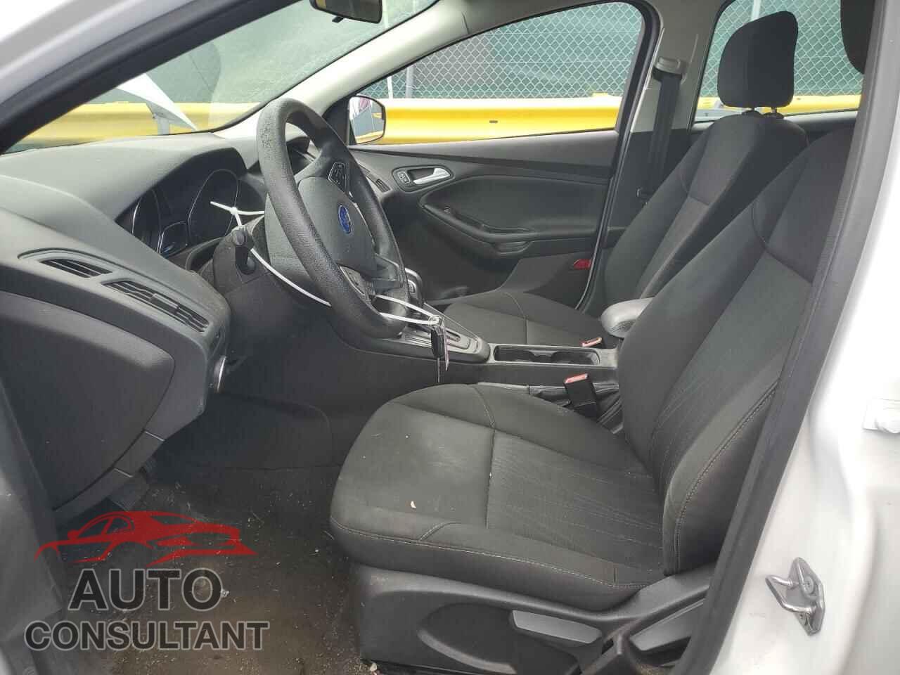 FORD FOCUS 2016 - 1FADP3K2XGL268422