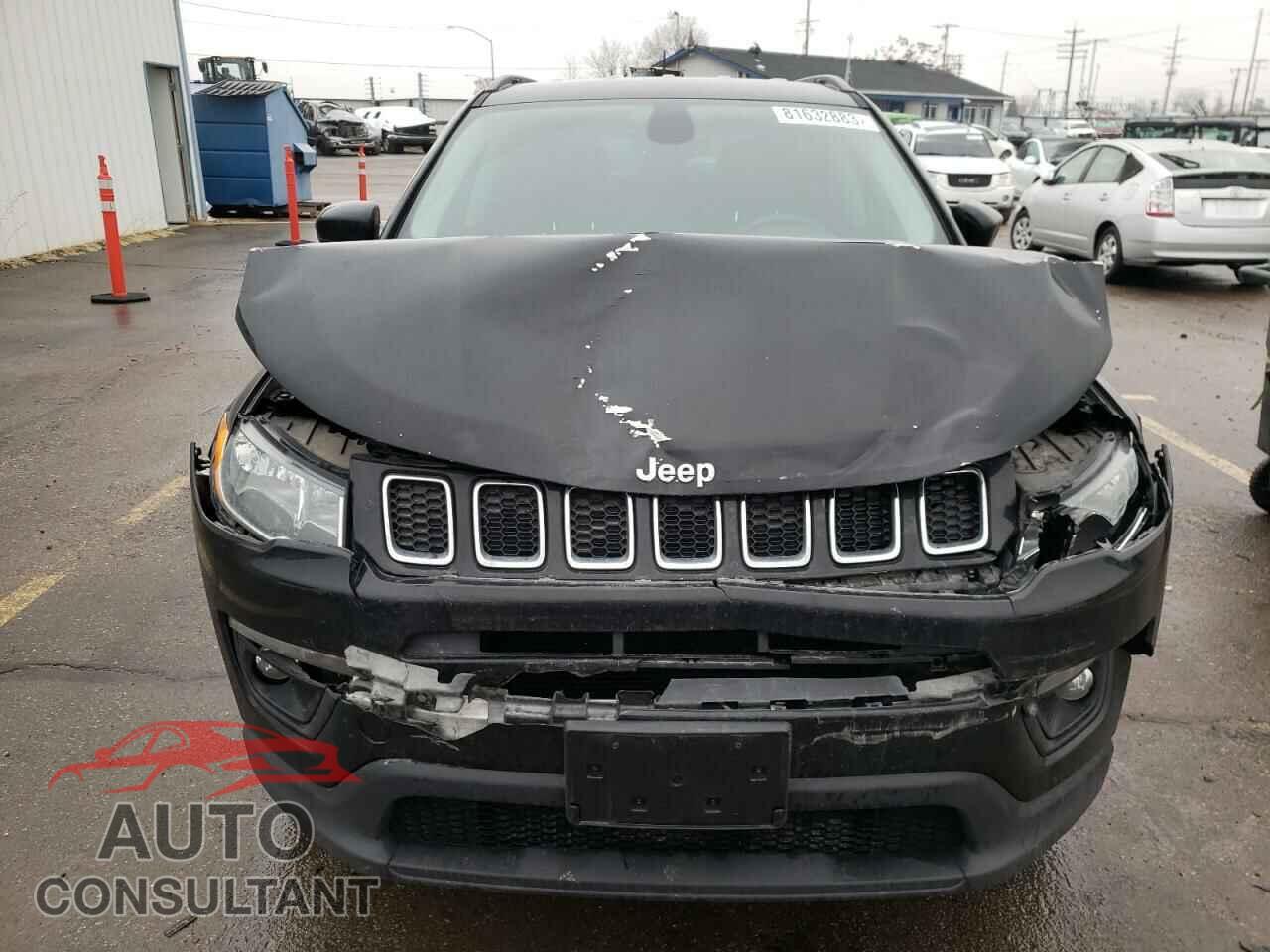 JEEP COMPASS 2018 - 3C4NJCBB5JT301788