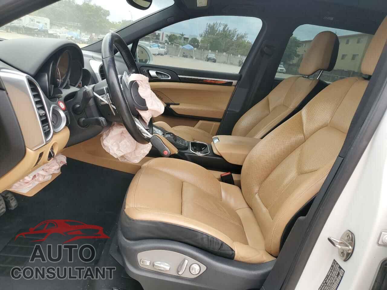 PORSCHE CAYENNE 2016 - WP1AA2A24GLA01737