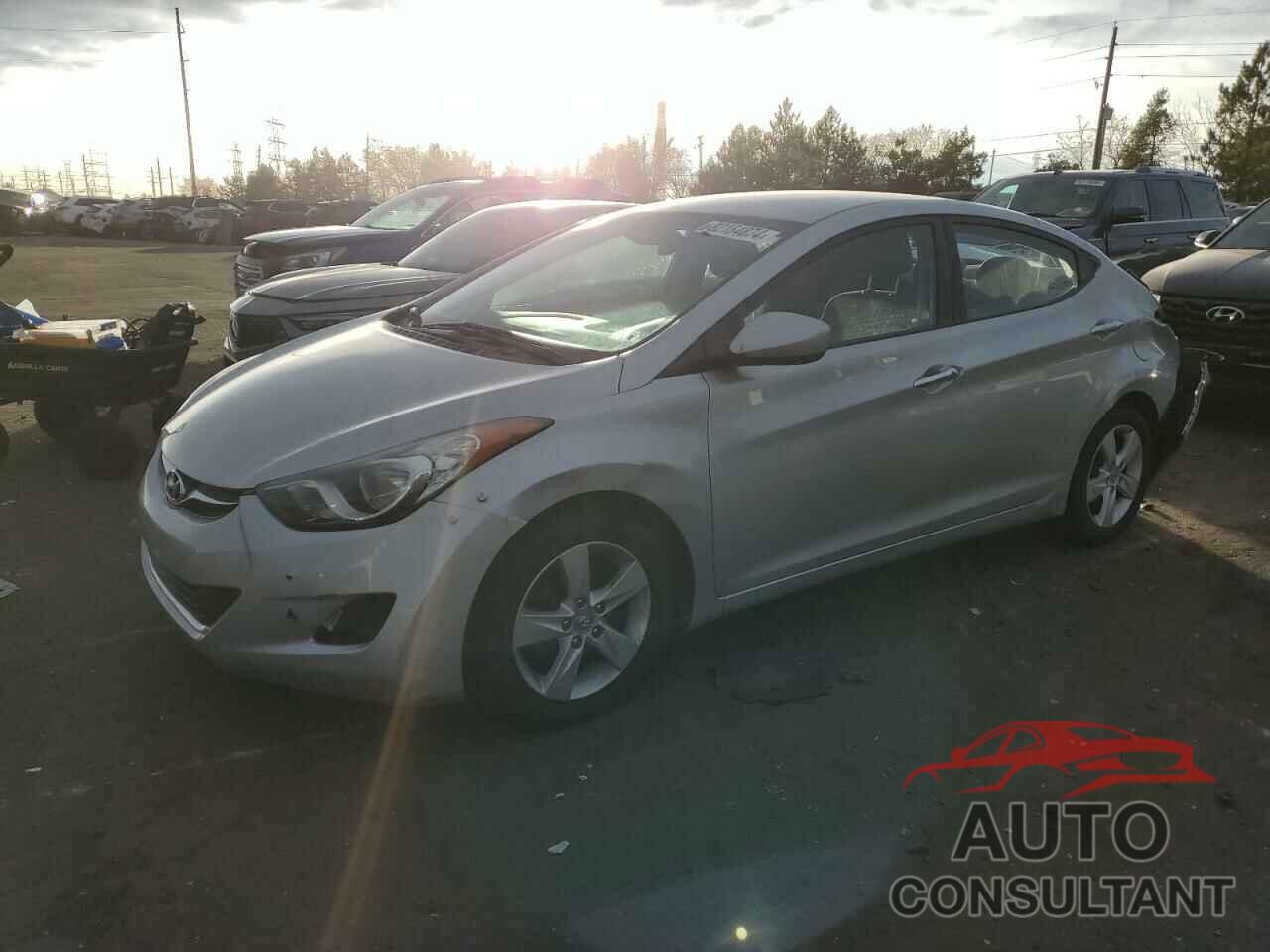 HYUNDAI ELANTRA 2013 - 5NPDH4AE4DH357119
