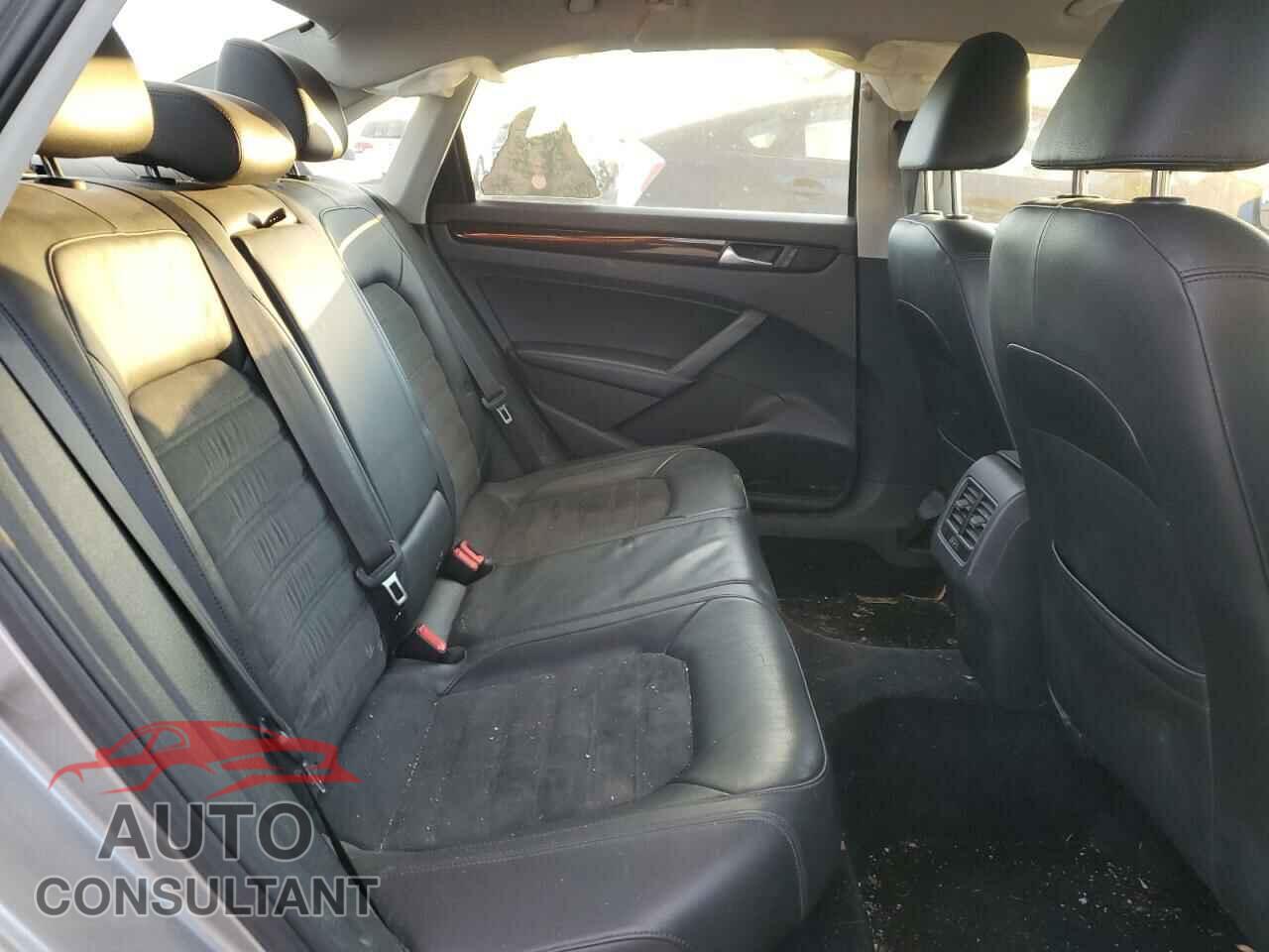 VOLKSWAGEN PASSAT 2014 - 1VWCN7A36EC005464