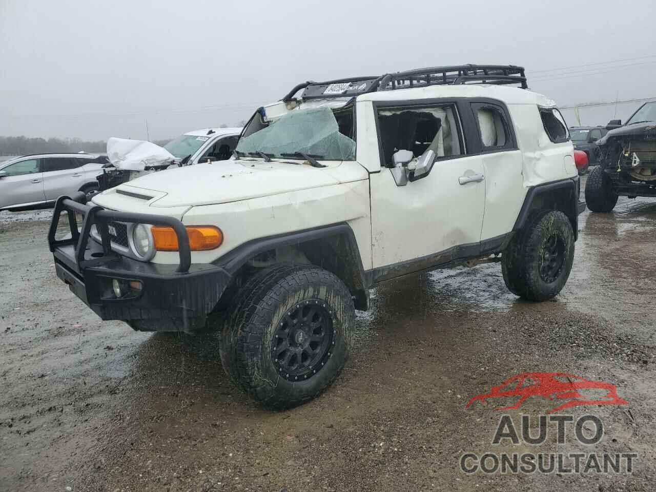 TOYOTA FJ CRUISER 2011 - JTEBU4BF2BK114137