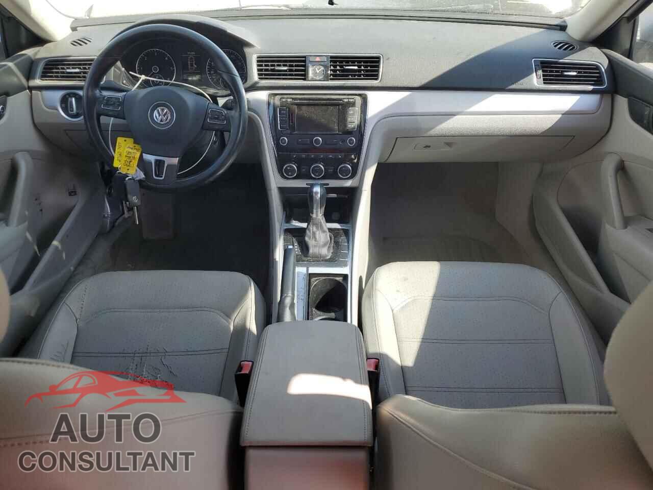 VOLKSWAGEN PASSAT 2012 - 1VWBN7A35CC059993