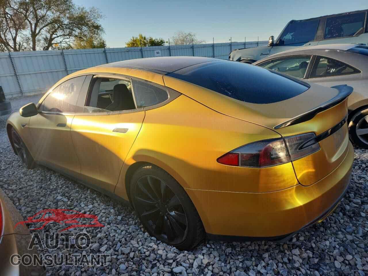 TESLA MODEL S 2014 - 5YJSA1H13EFP32298