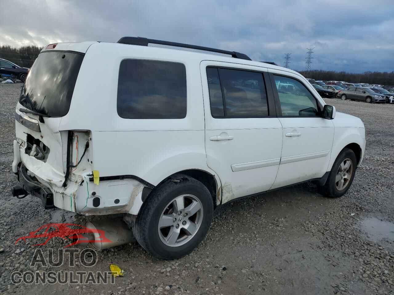 HONDA PILOT 2011 - 5FNYF3H73BB032174