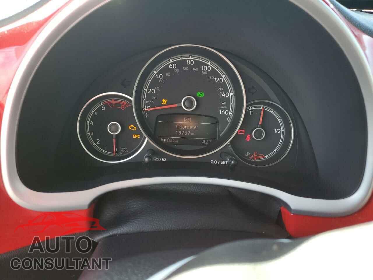 VOLKSWAGEN BEETLE 2019 - 3VW5DAAT5KM510902