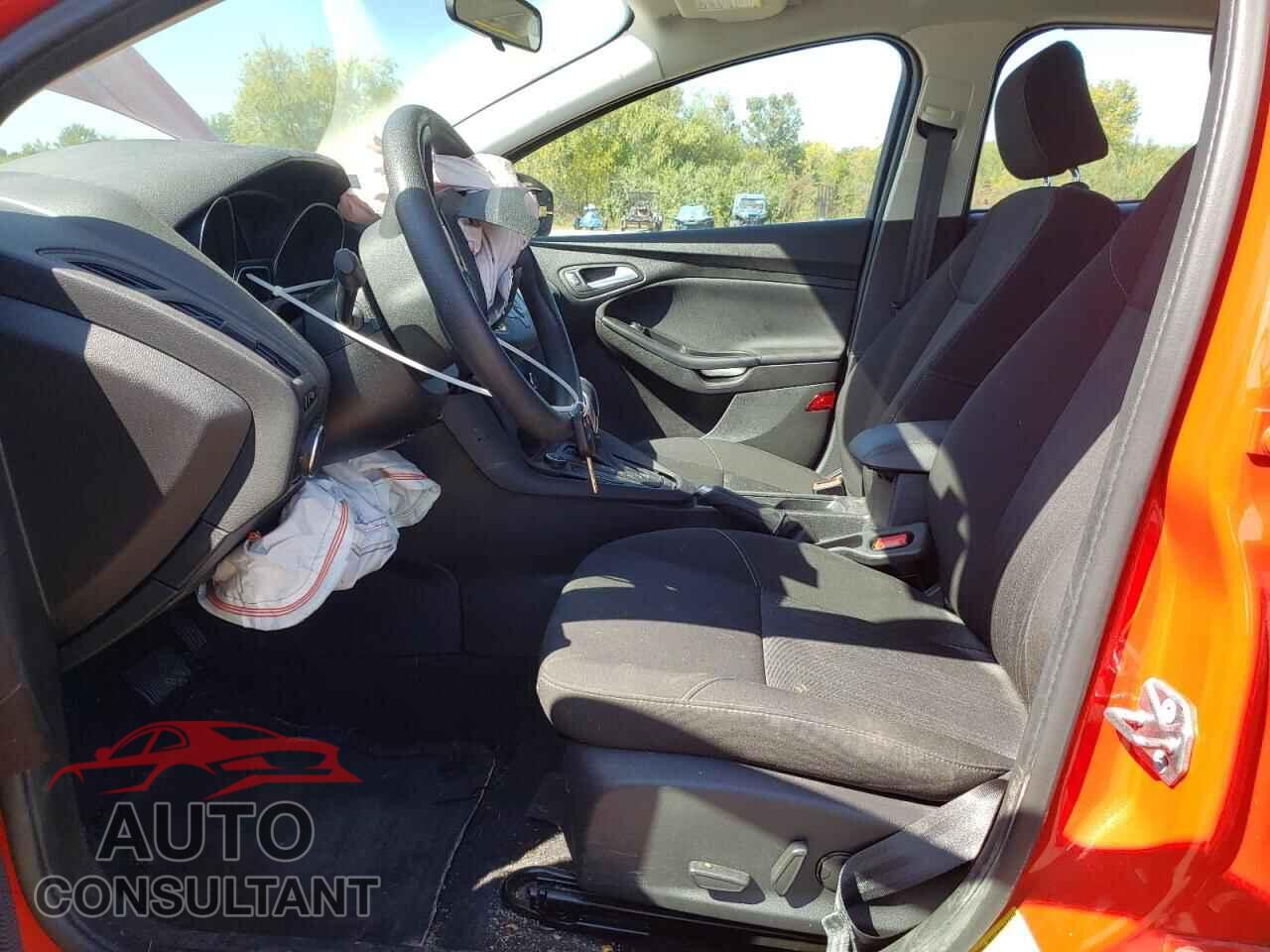FORD FOCUS 2016 - 1FADP3F26GL267052