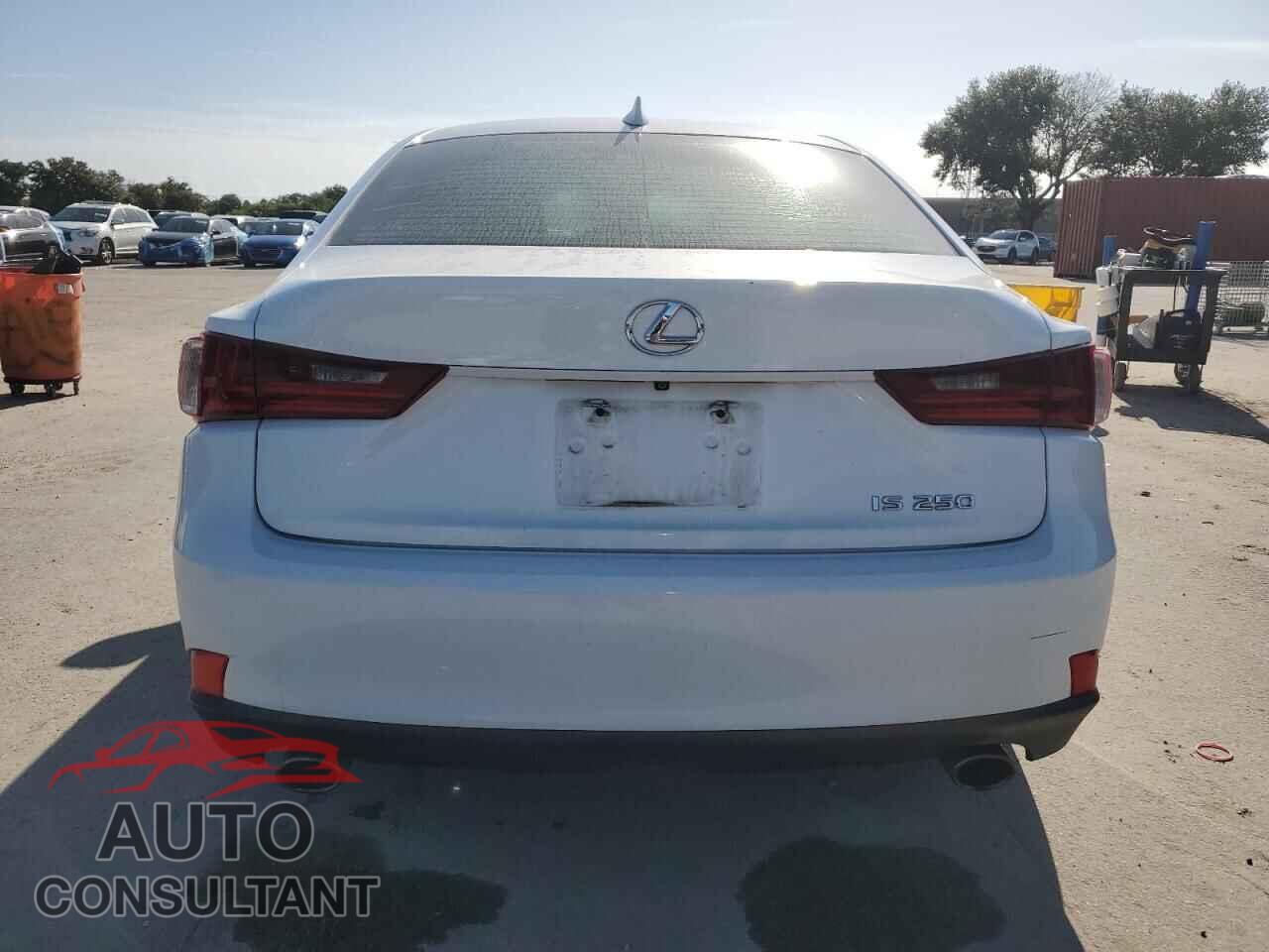 LEXUS IS 2014 - JTHBF1D26E5031156