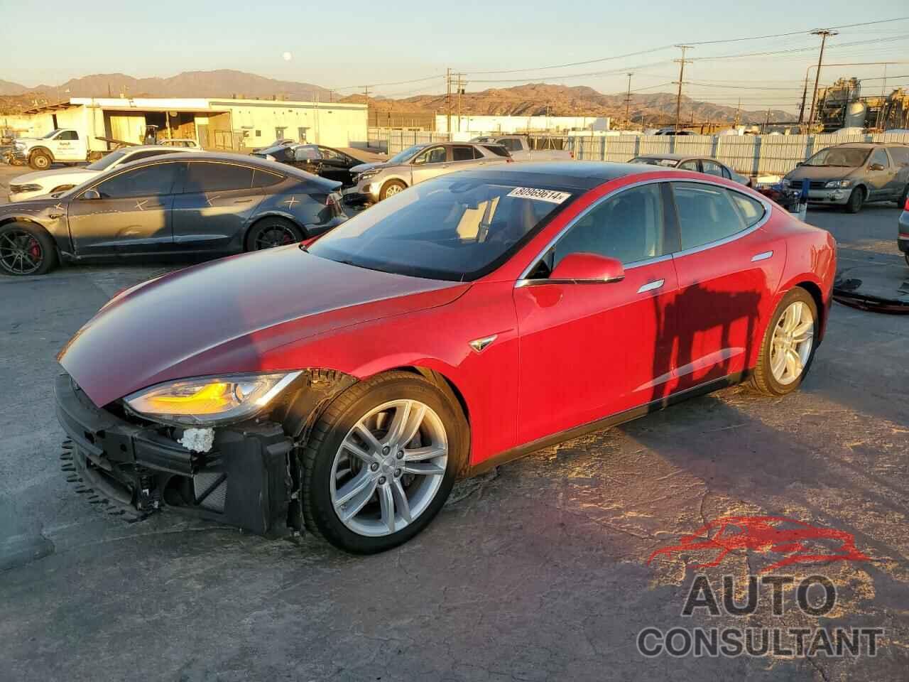 TESLA MODEL S 2015 - 5YJSA1E20FF120476