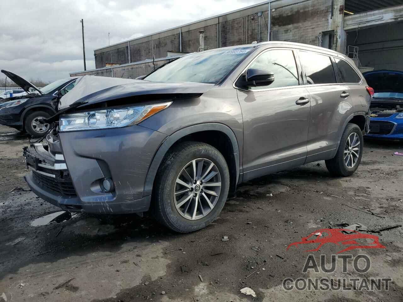 TOYOTA HIGHLANDER 2019 - 5TDJZRFH0KS585593