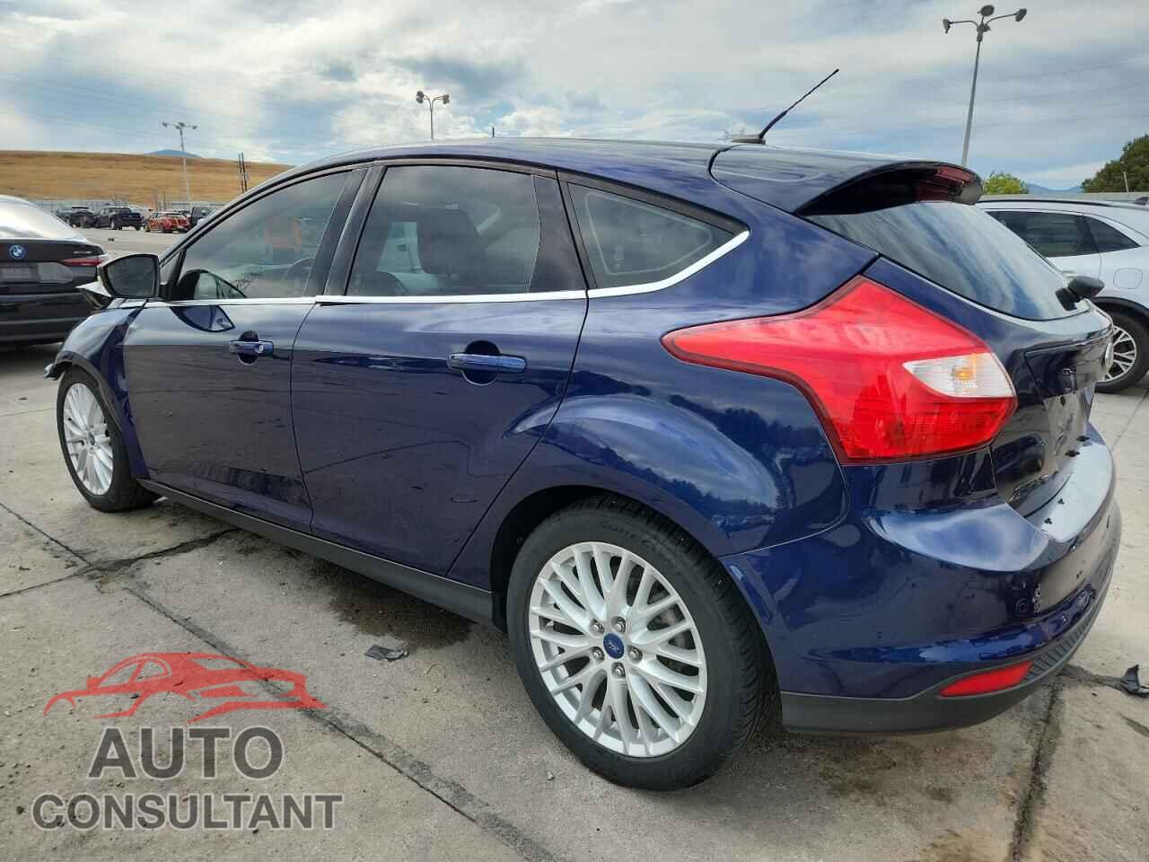FORD FOCUS 2012 - 1FAHP3M22CL153757