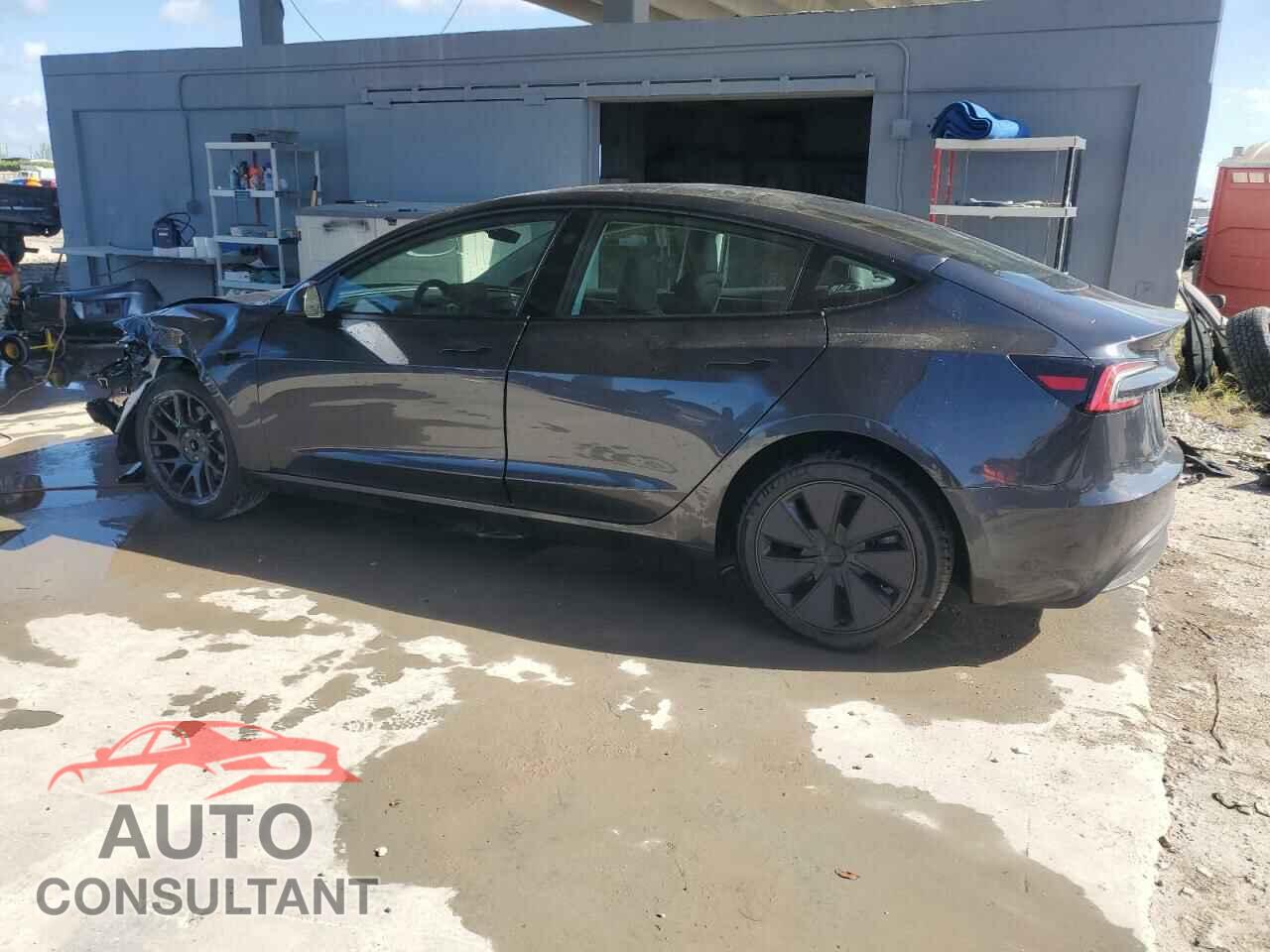 TESLA MODEL 3 2024 - 5YJ3E1EA3RF869941