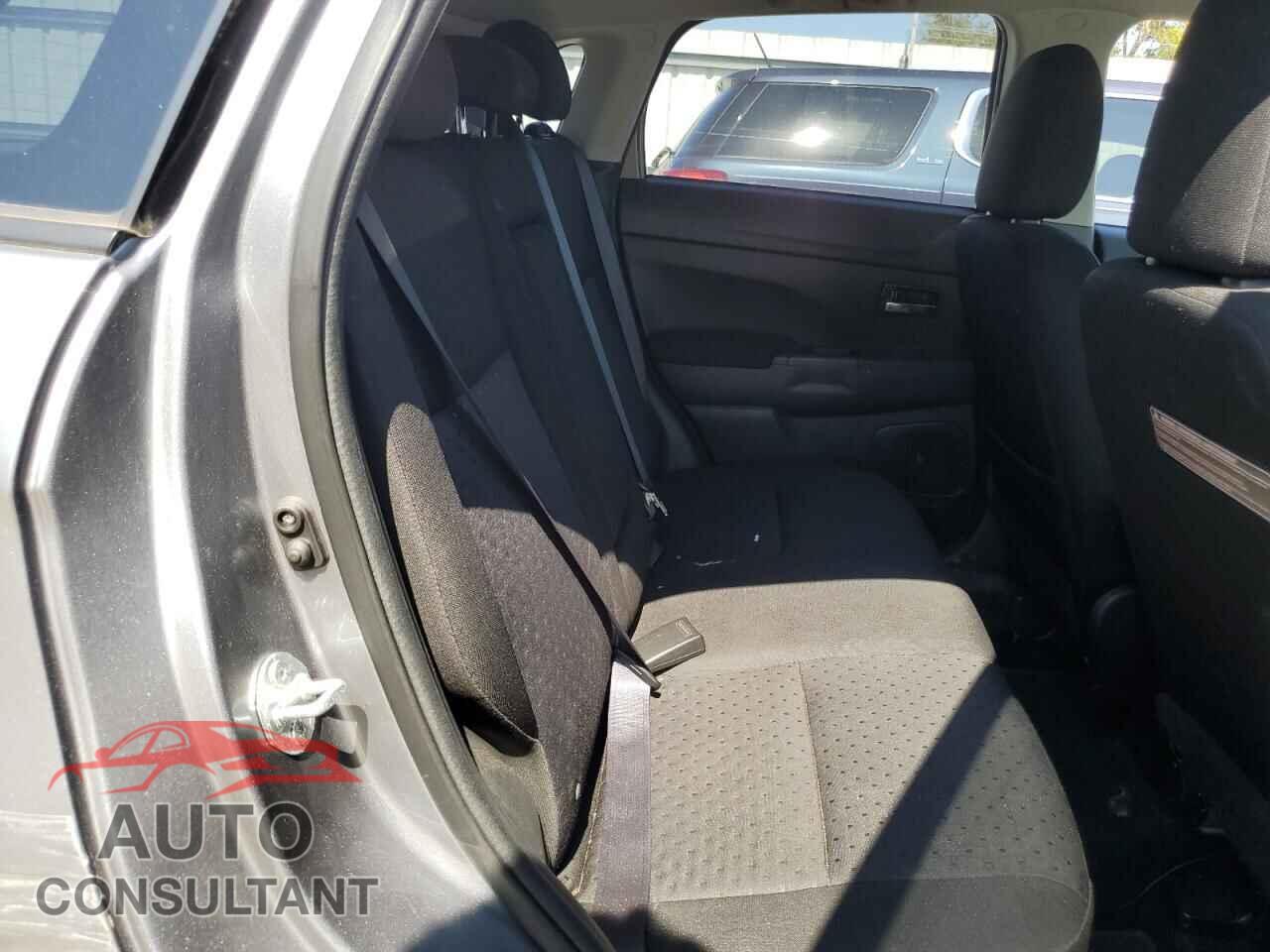 MITSUBISHI OUTLANDER 2012 - JA4AR4AUXCZ010564