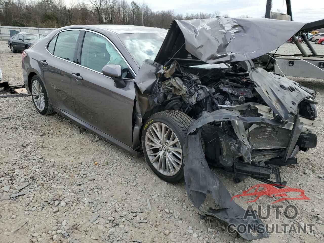 TOYOTA CAMRY 2018 - 4T1B11HK5JU095873