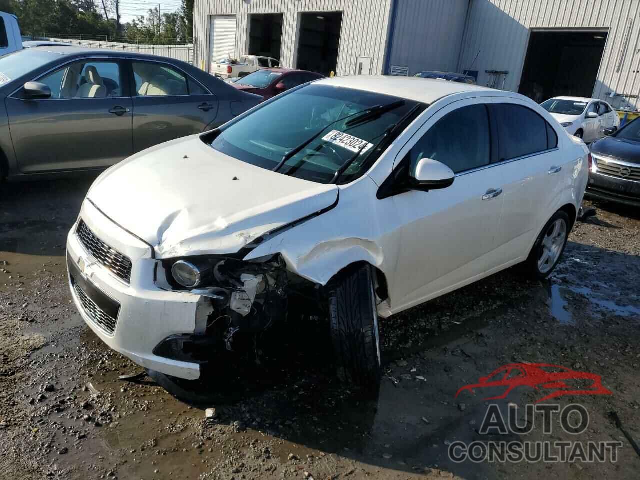 CHEVROLET SONIC 2015 - 1G1JE5SBXF4124143