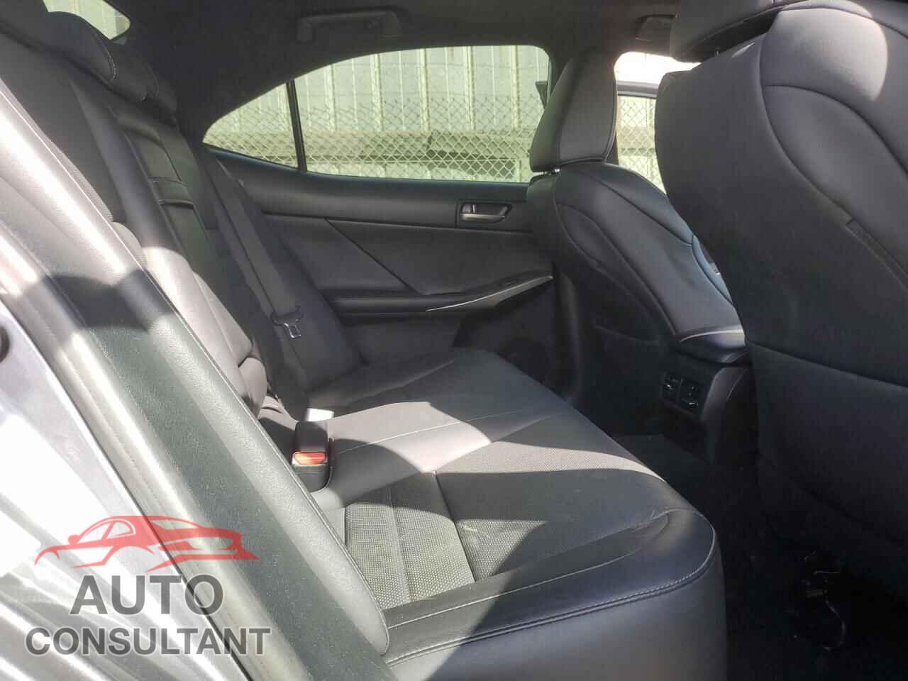 LEXUS IS 2017 - JTHBA1D27H5057185