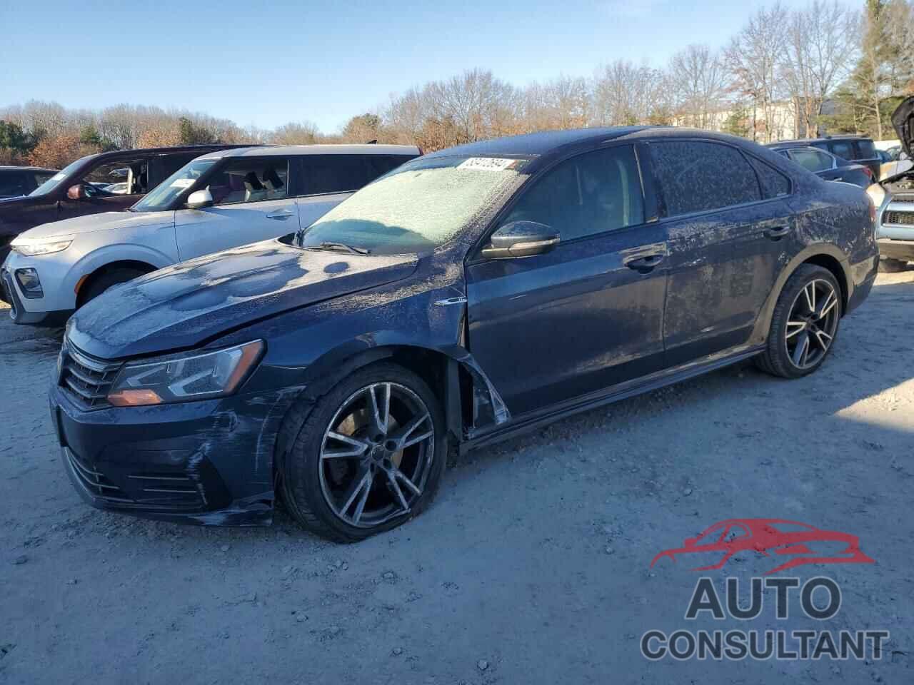 VOLKSWAGEN PASSAT 2018 - 1VWAA7A35JC005548