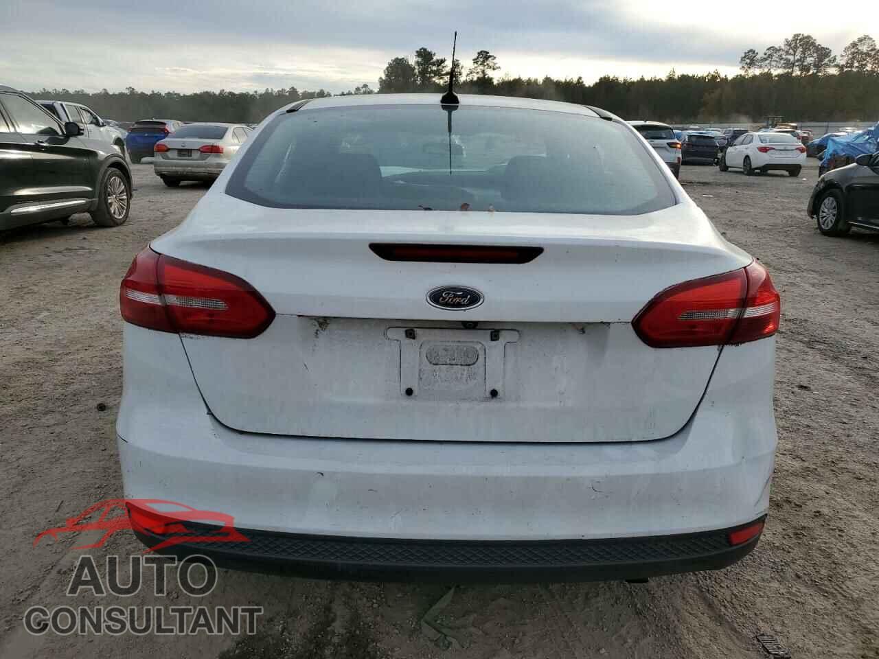 FORD FOCUS 2015 - 1FADP3F25FL301853