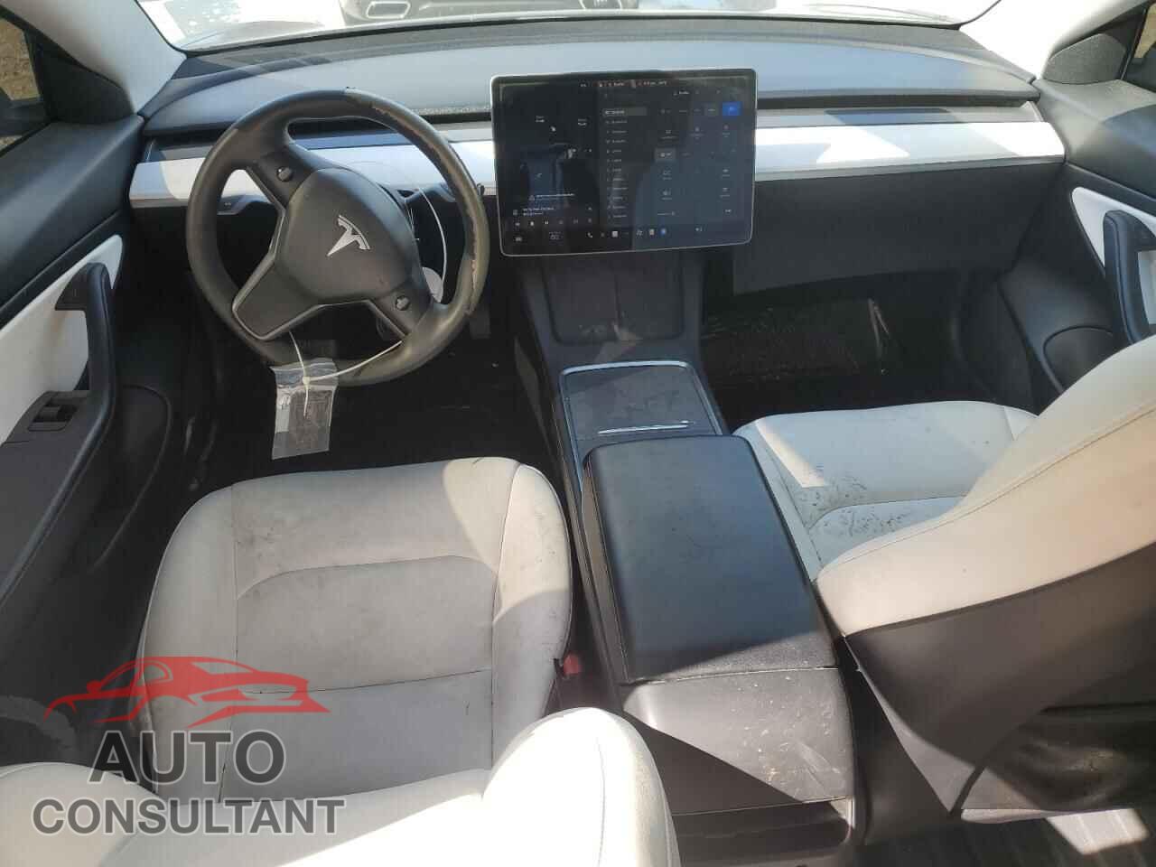 TESLA MODEL 3 2021 - 5YJ3E1EA8MF860015