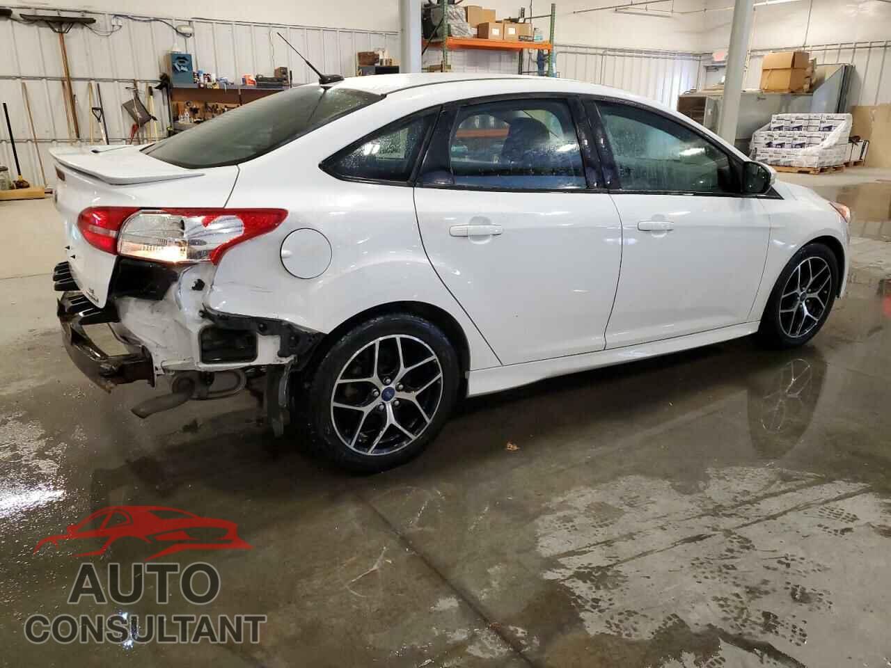FORD FOCUS 2015 - 1FADP3F25FL219024
