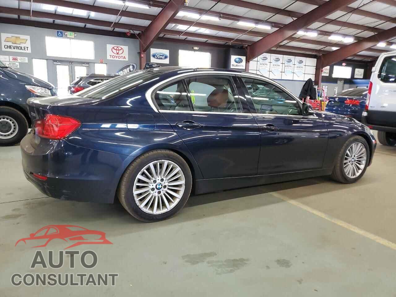 BMW 3 SERIES 2013 - WBA3B3C51DF530042