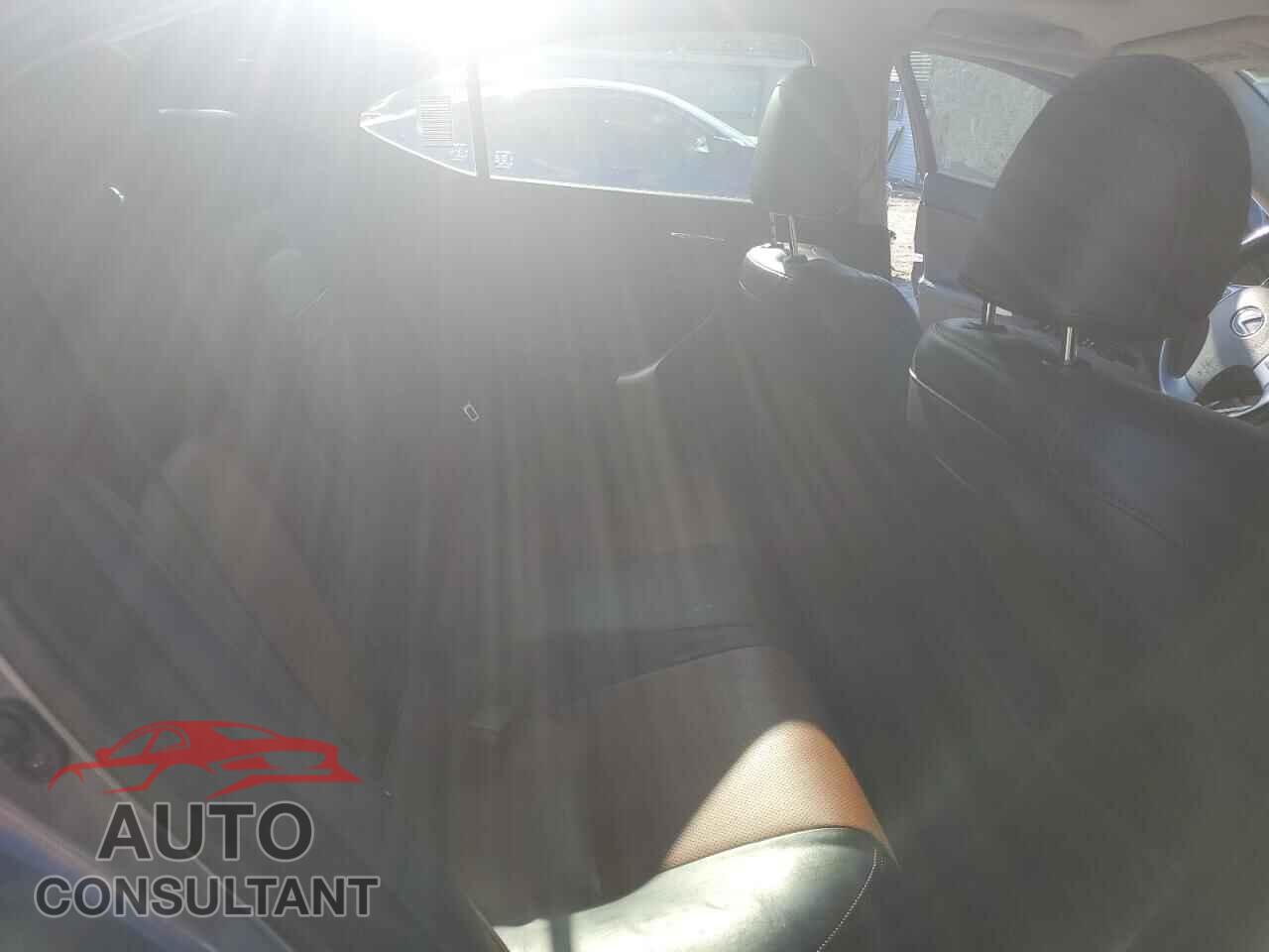 LEXUS IS 2013 - JTHCF5C24D5061638