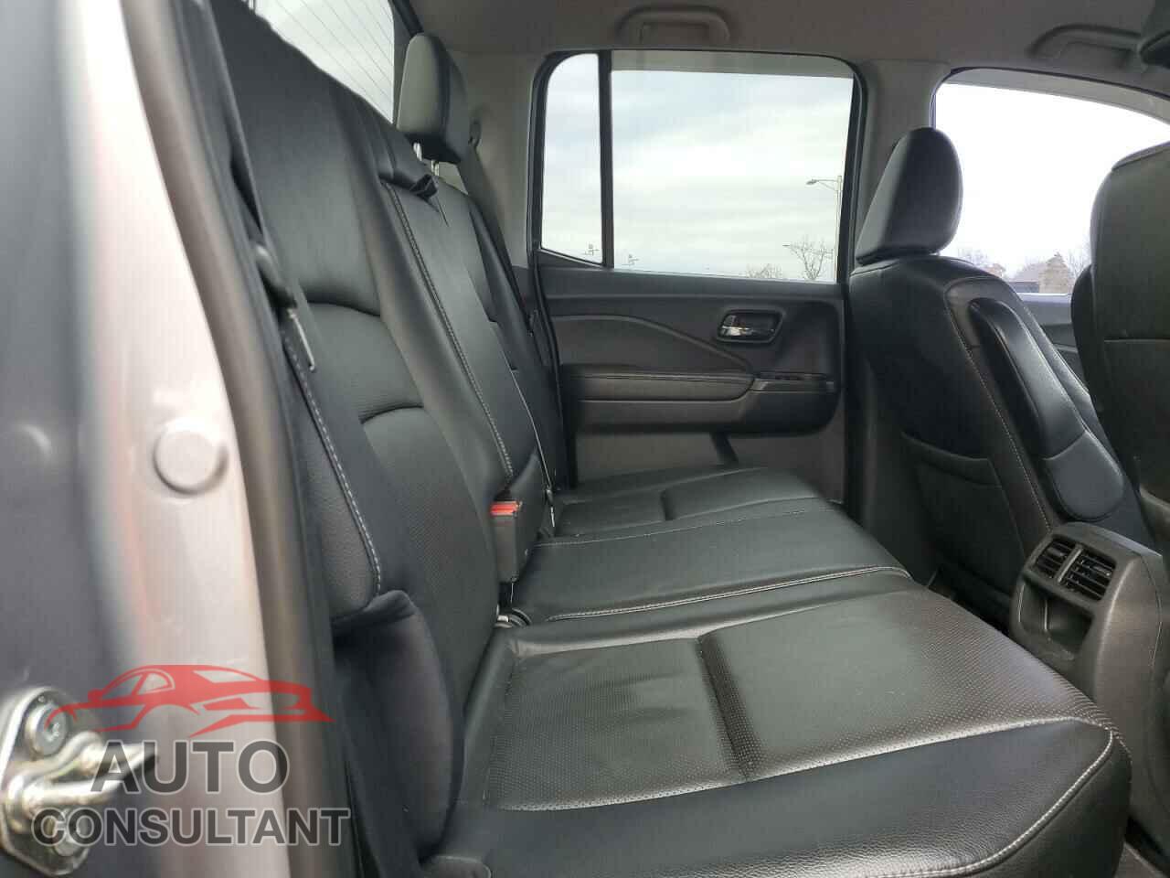 HONDA RIDGELINE 2017 - 5FPYK3F69HB019063