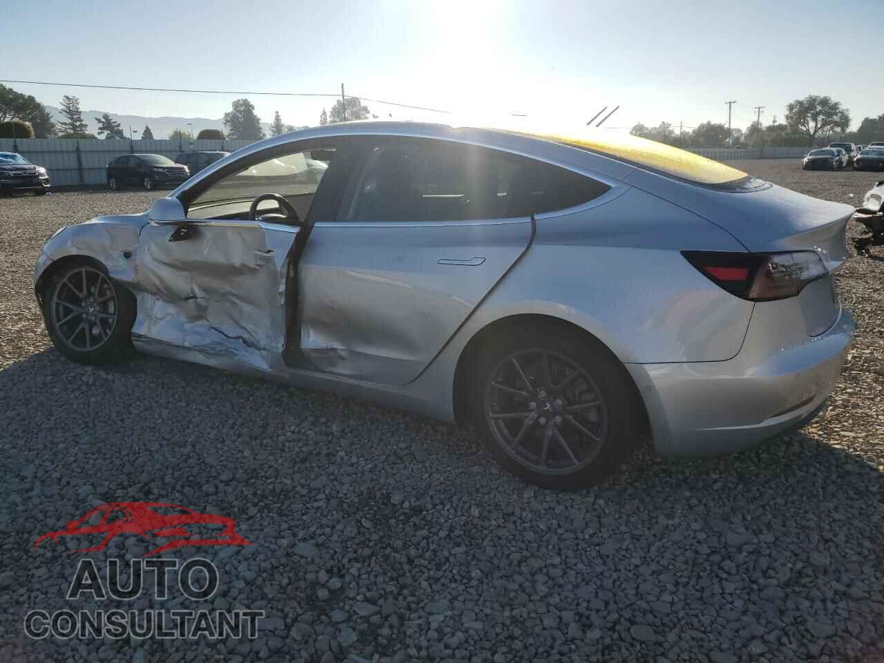 TESLA MODEL 3 2018 - 5YJ3E1EA6JF016597