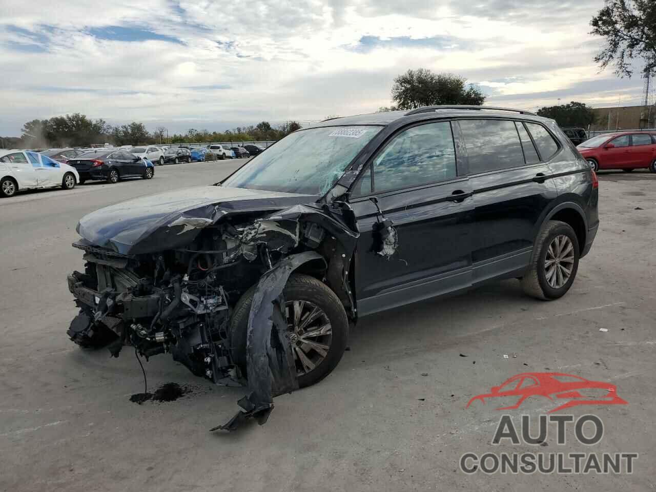 VOLKSWAGEN TIGUAN 2018 - 3VV1B7AX1JM013553