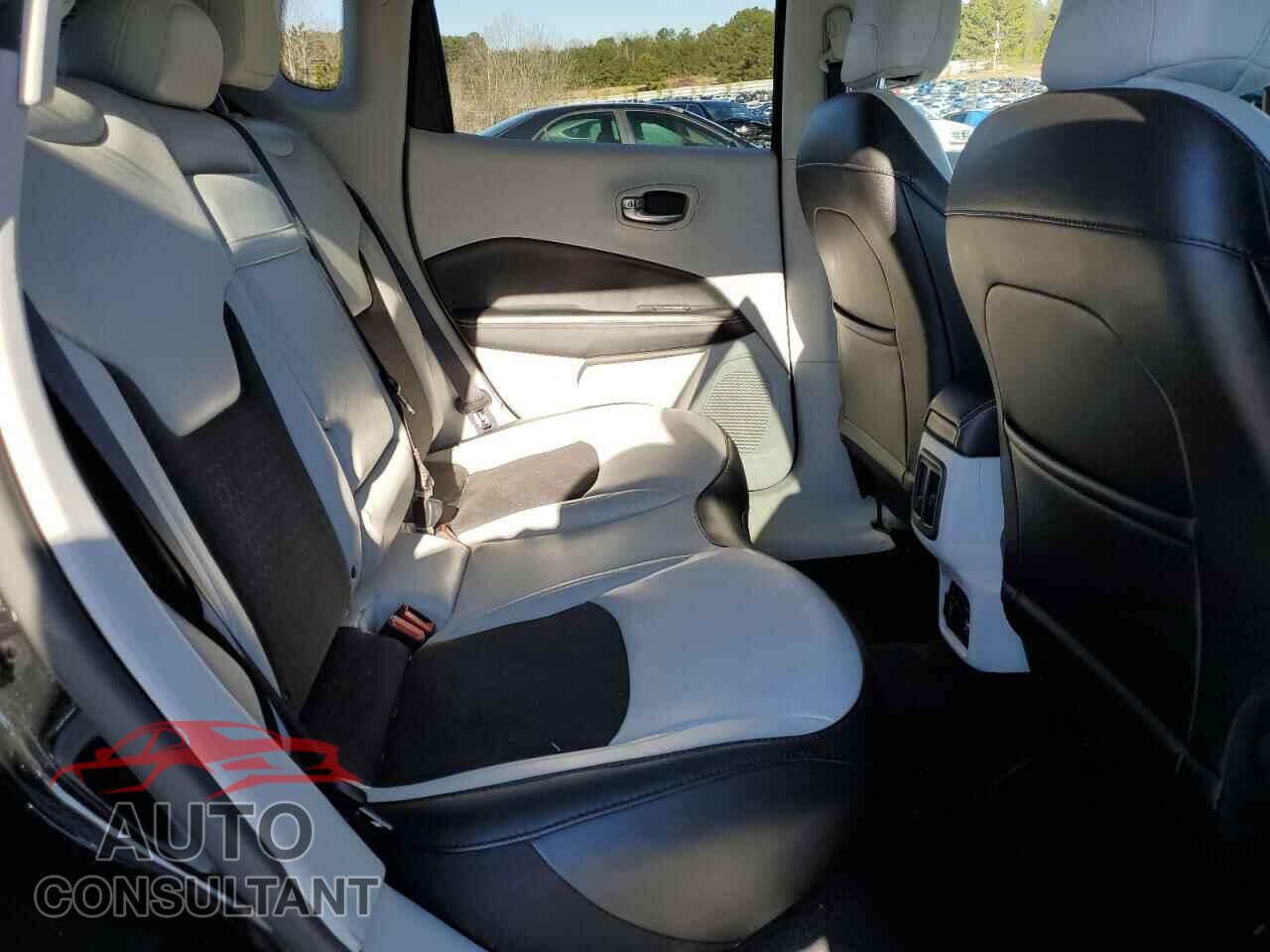 JEEP COMPASS 2019 - 3C4NJCBB4KT726100