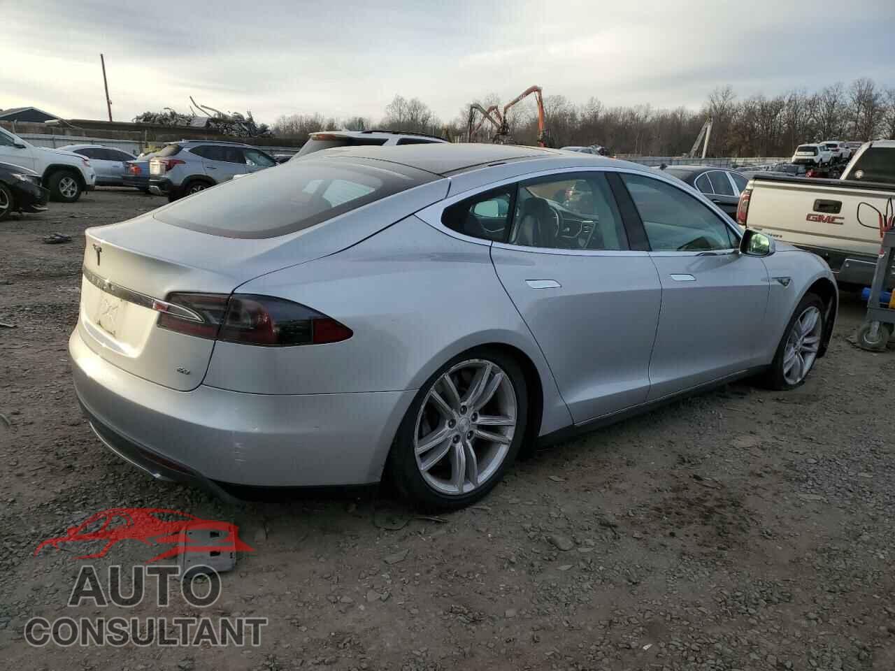 TESLA MODEL S 2013 - 5YJSA1AG4DFP08282