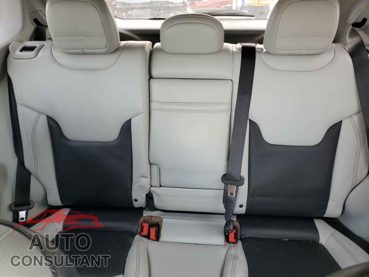 JEEP COMPASS 2019 - 3C4NJCCB3KT711313