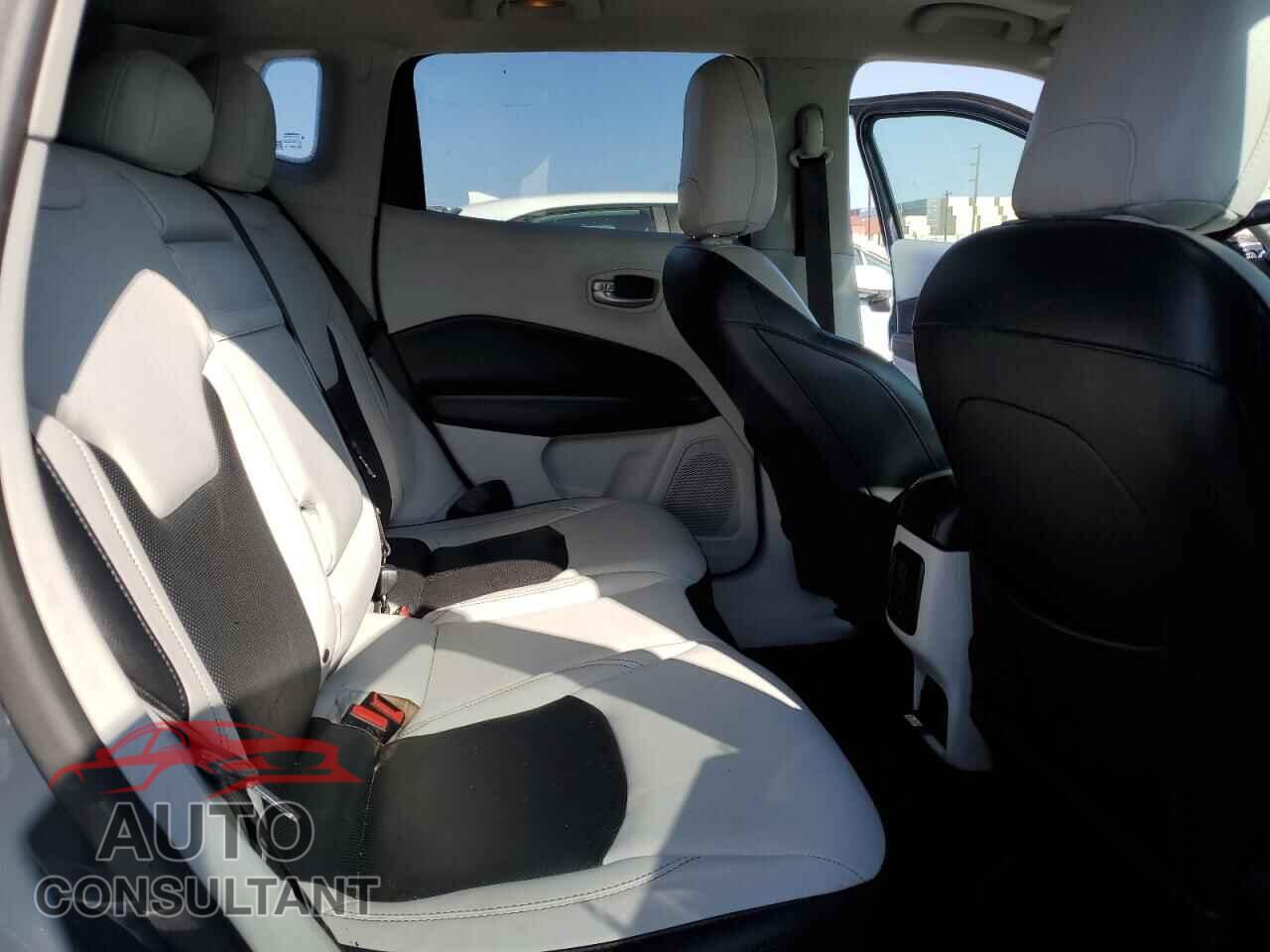 JEEP COMPASS 2017 - 3C4NJDCB9HT688215