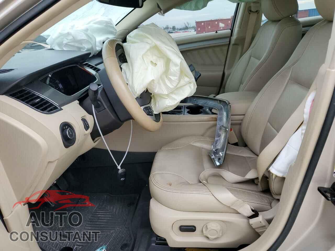 FORD TAURUS 2018 - 1FAHP2E8XJG111114