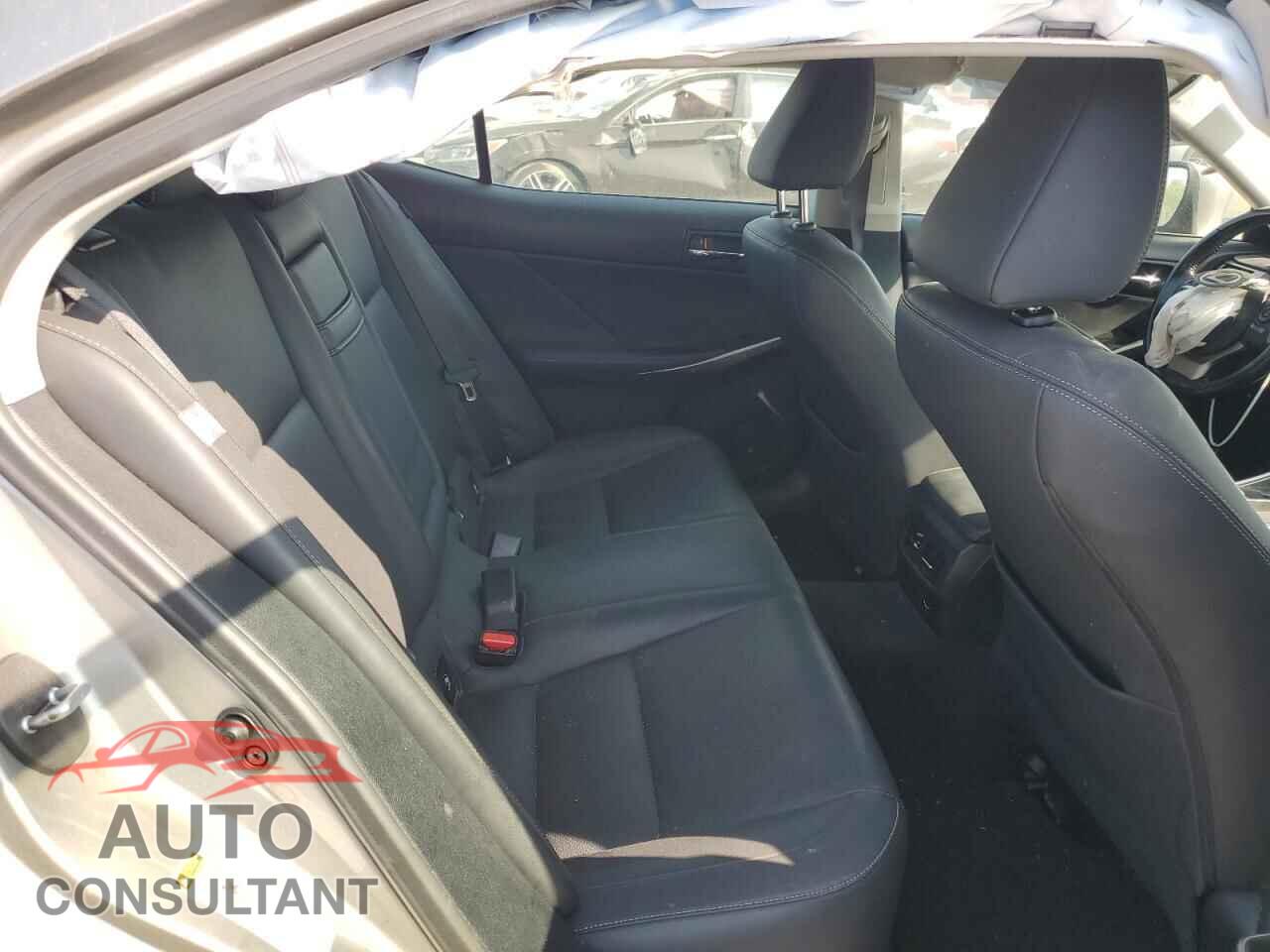 LEXUS IS 2015 - JTHBF1D24F5077621