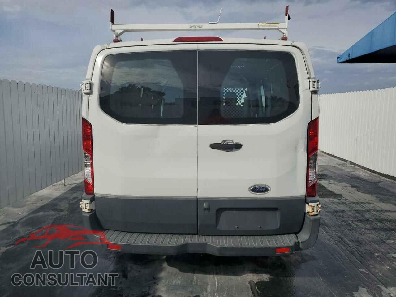 FORD TRANSIT 2016 - 1FTYR1ZM8GKB20549