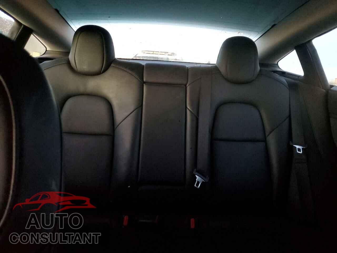 TESLA MODEL 3 2020 - 5YJ3E1EB7LF800847