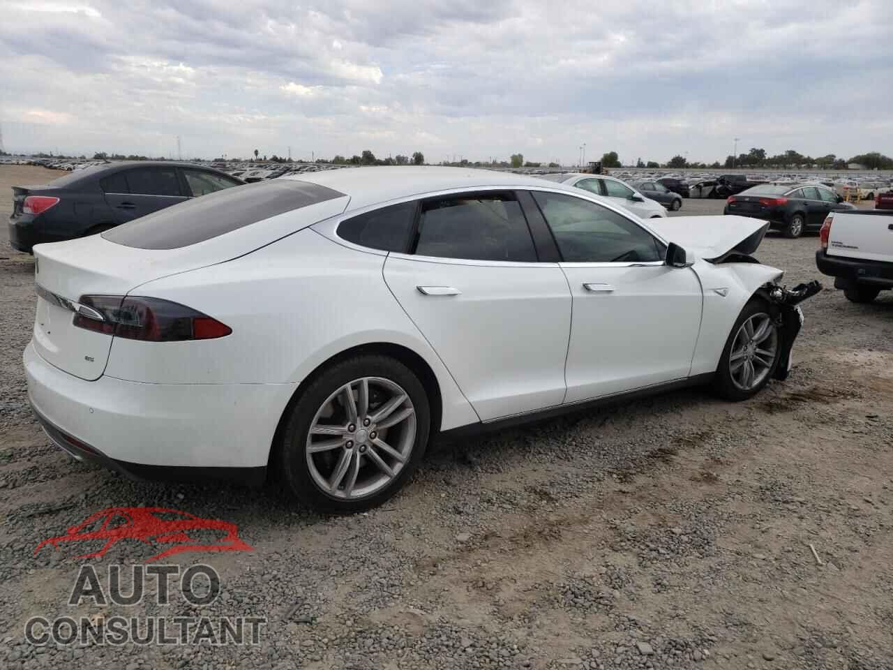 TESLA MODEL S 2013 - 5YJSA1DN9DFP21927