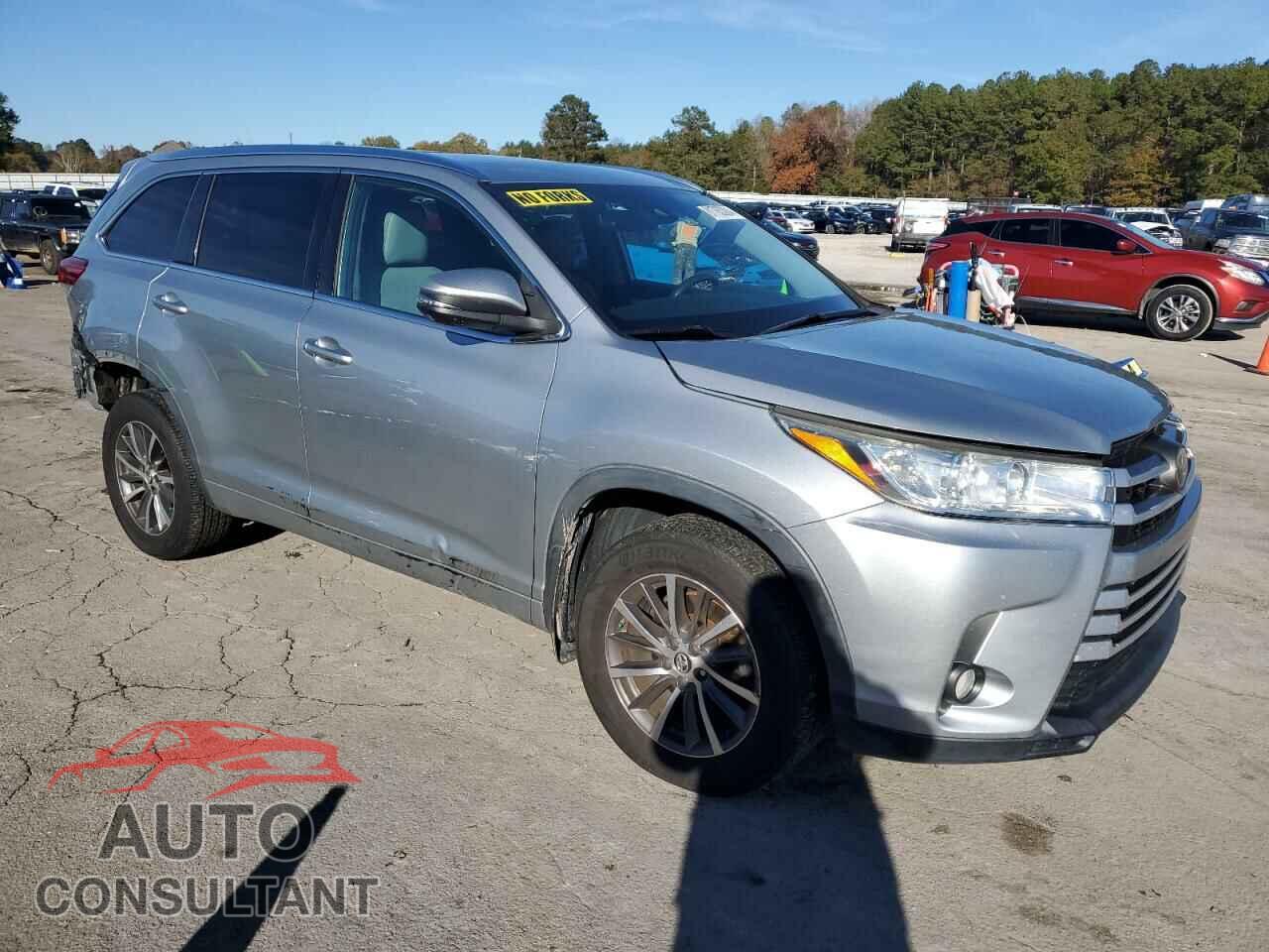 TOYOTA HIGHLANDER 2018 - 5TDKZRFH4JS527702