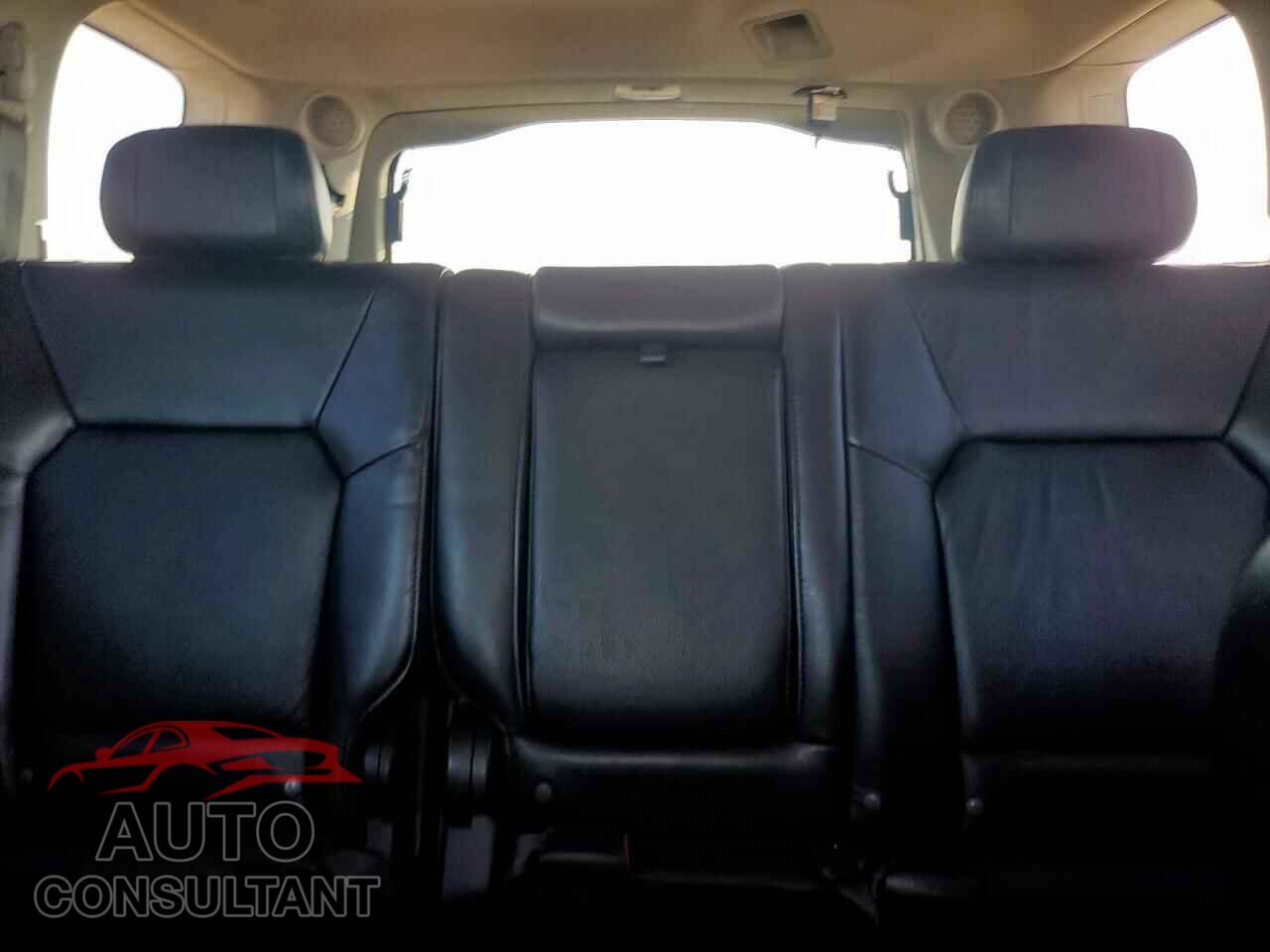 HONDA PILOT 2011 - 5FNYF4H96BB025422