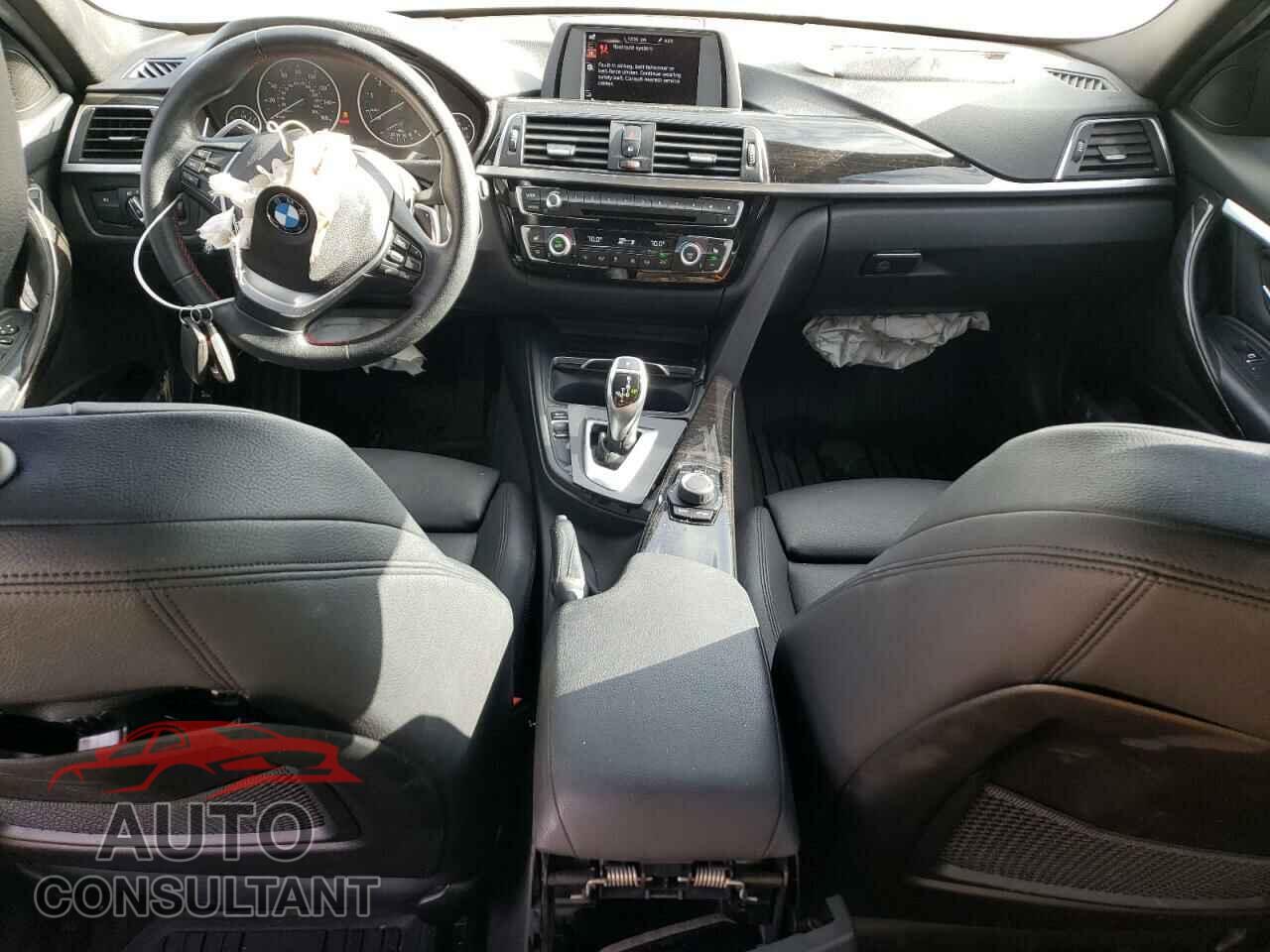 BMW 3 SERIES 2016 - WBA8E3G51GNU04555